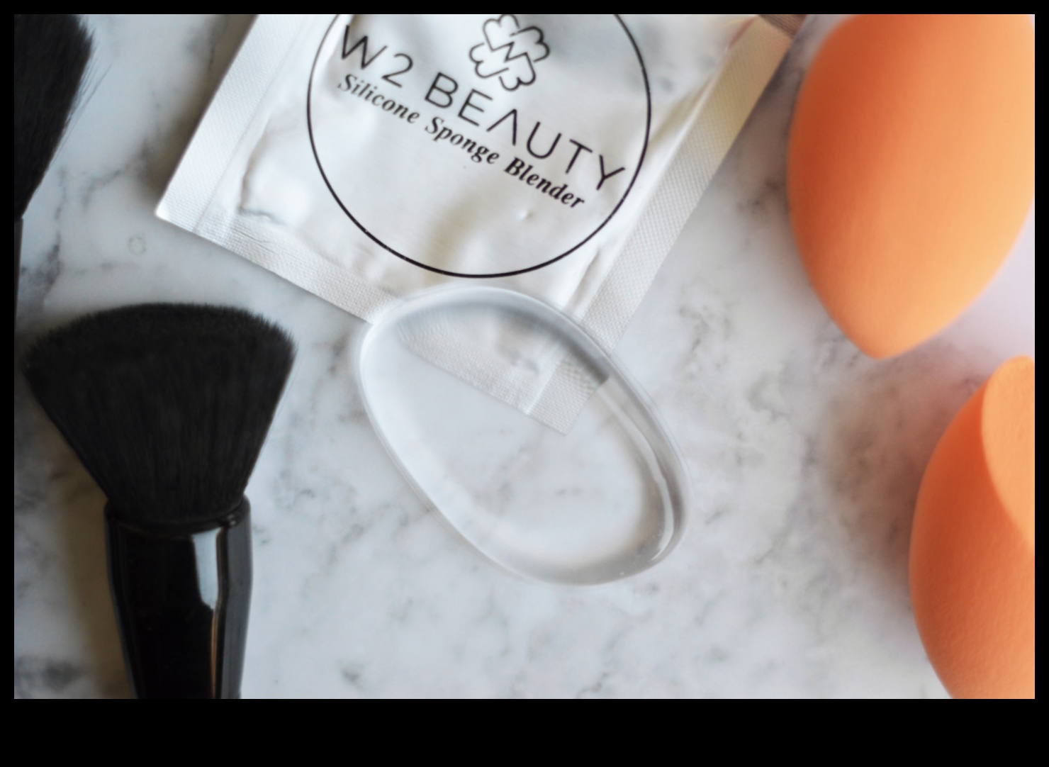 מה הכלי הטוב יותר עבור העבודה ספוגי סיליקון או בלנדרים מסורתיים 5 ספוגי סיליקון לעומת בלנדרים מסורתיים: איזה כלי שולט בשיא?