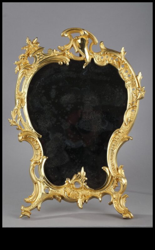 Rococo Rocailles: מוטיבים של מעטפת בקישוטים אמנותיים