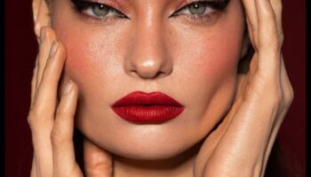 השפעת איפור גלאם על ביטחון עצמי: מקרין ביטחון עצמי