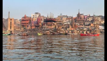 לחישות העבר: שיחות עם חפצים עתיקים